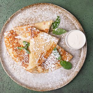 Блины со сметаной