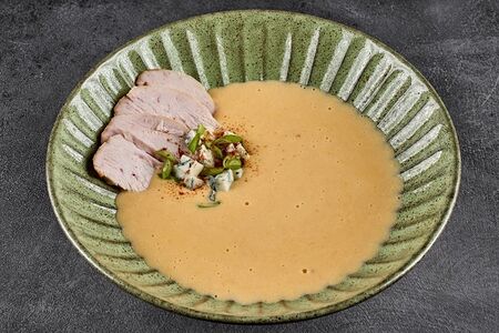 Крем-суп сырный с копченой курицей