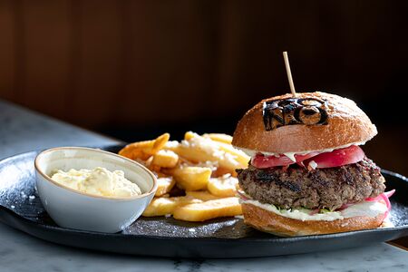 Бургер с мраморной говядиной и трюфелем