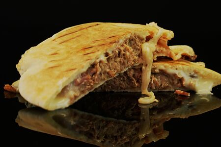 Пита с рваной свининой