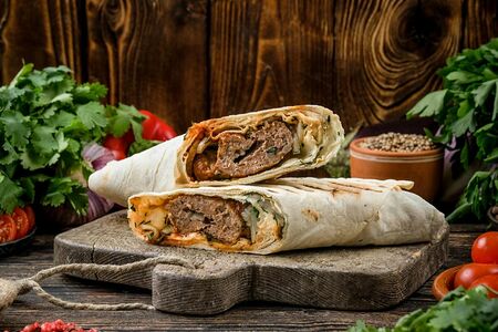 Люля-кебаб из баранины с сыром