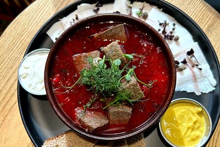 Борщ с говядиной и салом