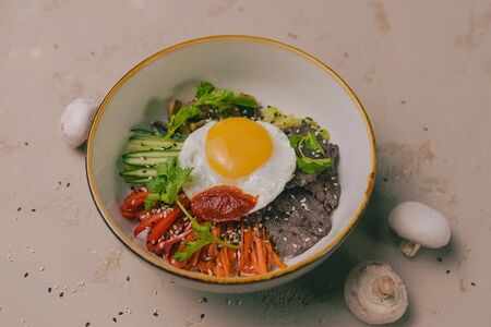 Пибимпап с говядиной