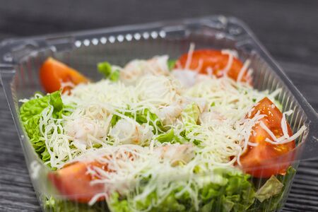 Салат Цезарь с креветкой