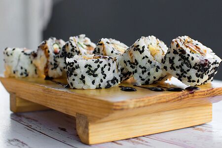 Ролл с угрем