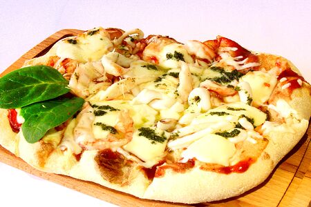 Римская пинса с морепродуктами