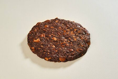 Печенье шоколадное с фундуком