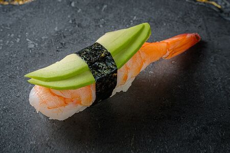 Суши Креветка-Авокадо