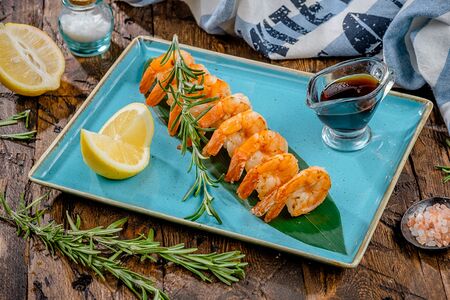 Жареные тигровые креветки