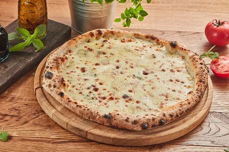 Пицца четыре сыра