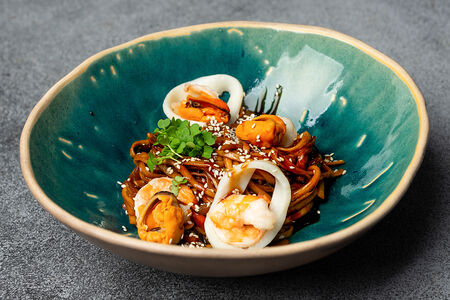 Удон с морепродуктами