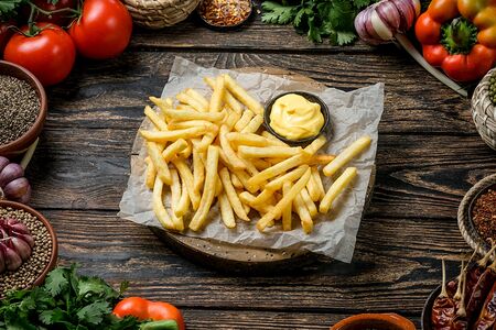 Картофель фри с соусом