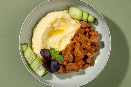 Говядина томлёная