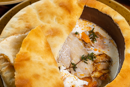 Рыба Лакедра, запеченная в печи с бататом