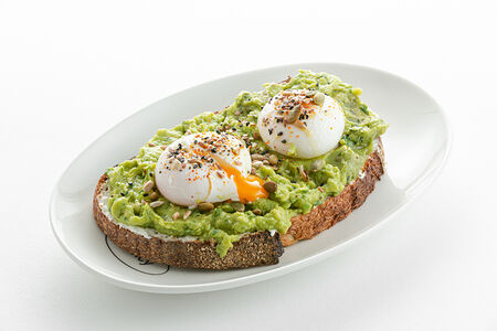 Авокадо тост c яйцом пашот