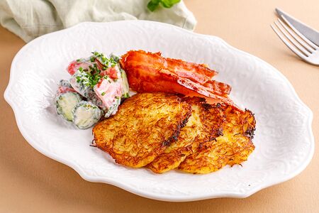 Домашние картофельные драники с беконом