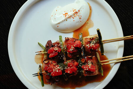 Кальмар на гриле, комбу-кимчи, йогурт