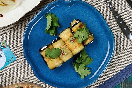 Рулетики из баклажанов