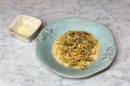 Макароны с лесными грибами