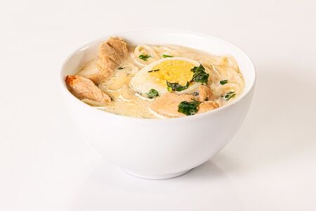 Сырный рамен с курицей