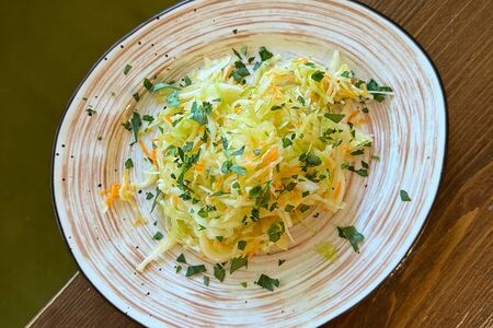 Салат из свежей капусты