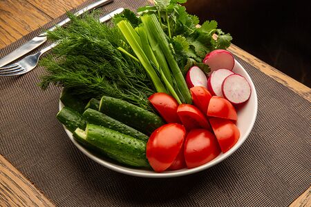 Ассорти из свежих овощей