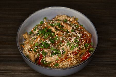 Вок с курицей