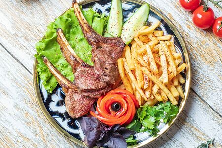 Баранье ребро с гарниром