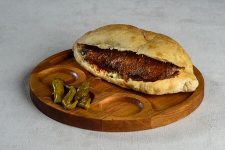 Донер в булочке с говядиной