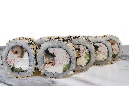 Нежный ролл с угрем