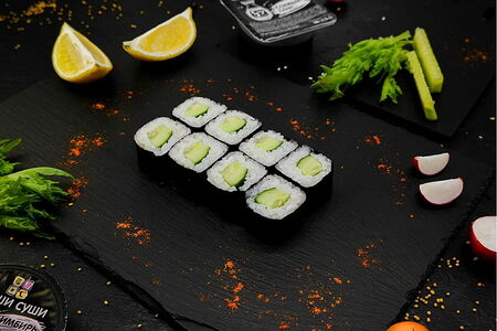 Ролл с огурцом