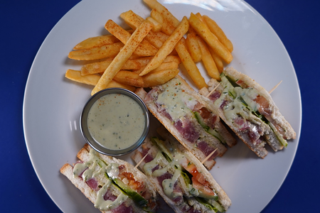 Клаб сэндвич с тунцом