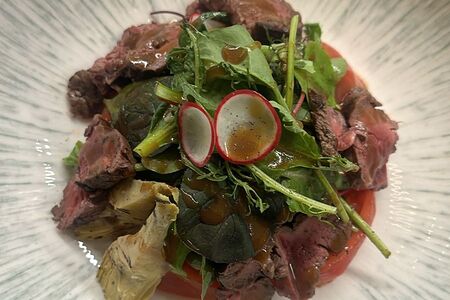 Тёплый мясной салат