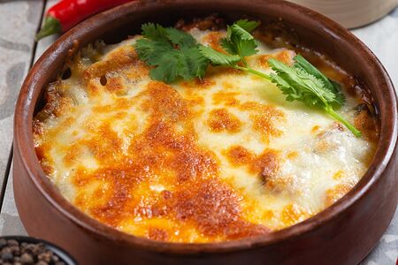 Аджапсандал, запеченный с сыром