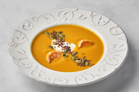 Тыквенный крем-суп с креветками