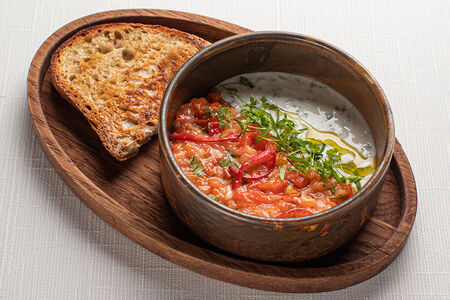 Дзадзыки с тартаром из креветок