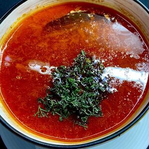 Борщ красный с говядиной на костном бульоне (со сметаной) 