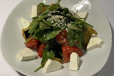 Теплый салат из баклажанов