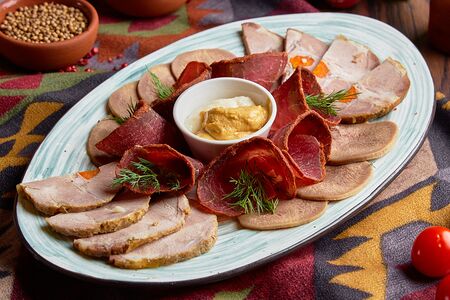 Ассорти мясное