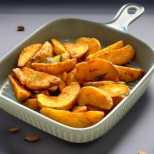 Картошка на сковороде по-домашнему