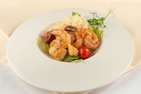 Салат Цезарь с креветками