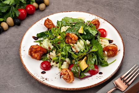 Авокадо с креветками