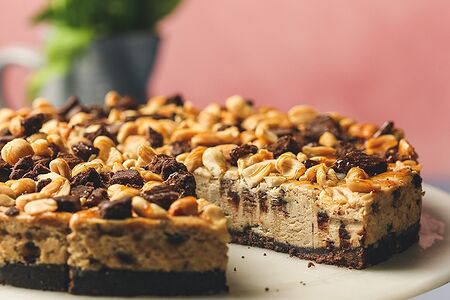 Чизкейк Карамельный с арахисом