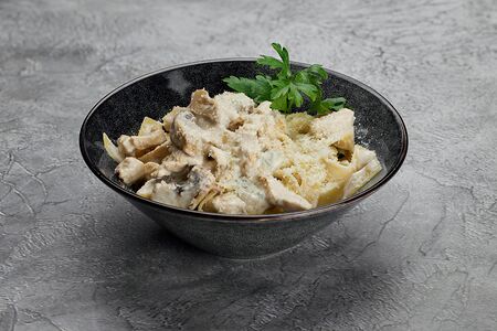 Паста с курицей и дорблю 