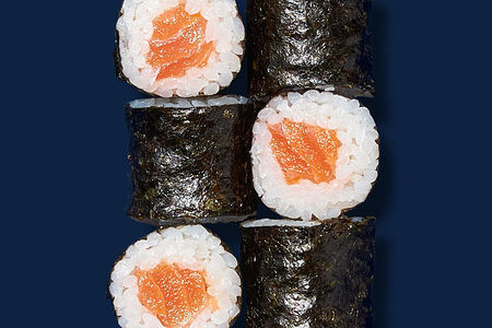 Ролл с лососем фирменный