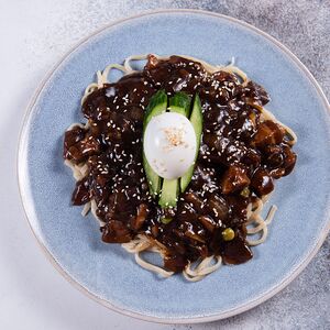 Чачжамён со свининой