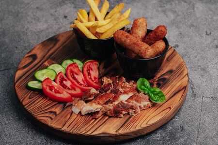 Шаурма на тарелке 