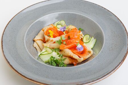 Блины с семгой и крем-чизом