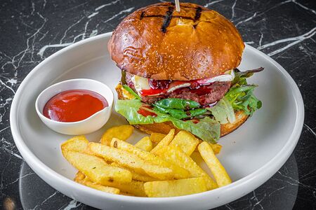 Бургер Вишня и Моцарелла