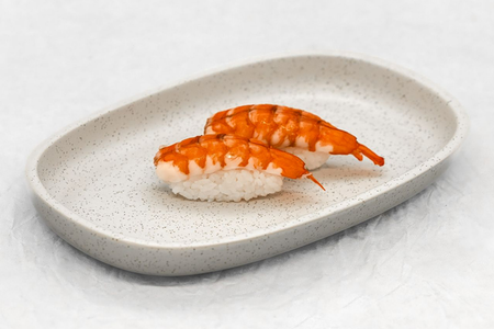 Четыре суши с креветкой